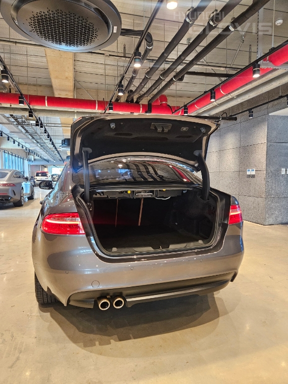 JAGUAR XE 2.0 20d