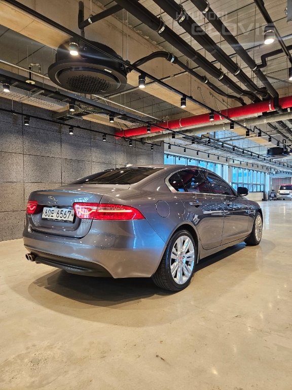 JAGUAR XE 2.0 20d