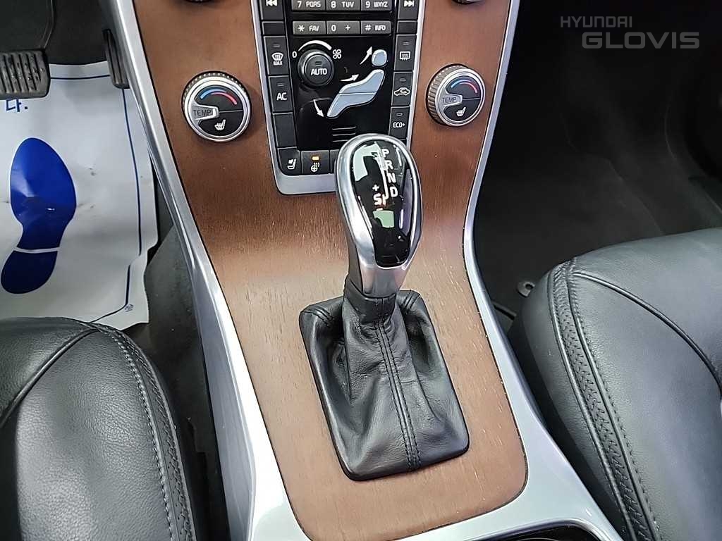 VOLVO XC70 D4