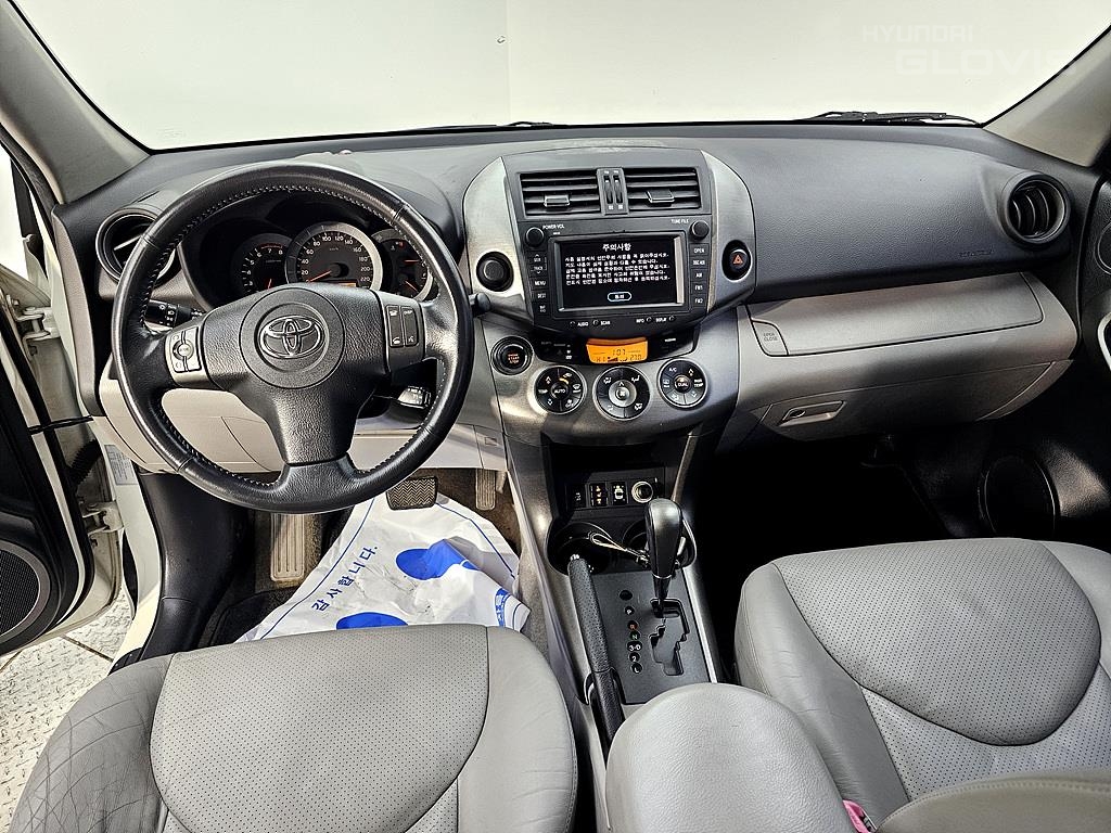 TOYOTA RAV4 (3rd Generation) 2.5 2WD