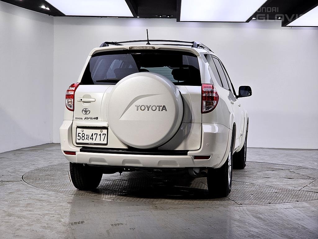 TOYOTA RAV4 (3rd Generation) 2.5 2WD