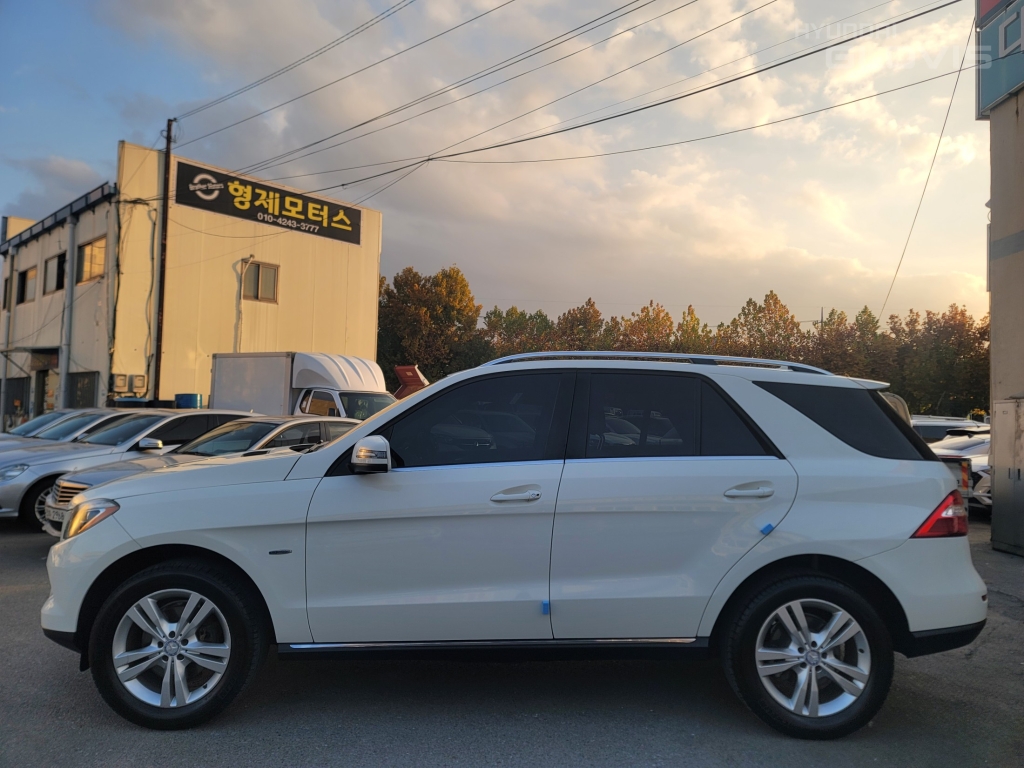 BENZ M-Class (3rd Generation) ML350 BlueTEC 4Matic