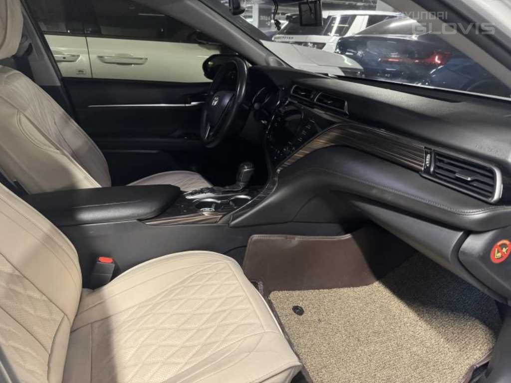 TOYOTA Camry (10th Generation) 2.5 Hybrid