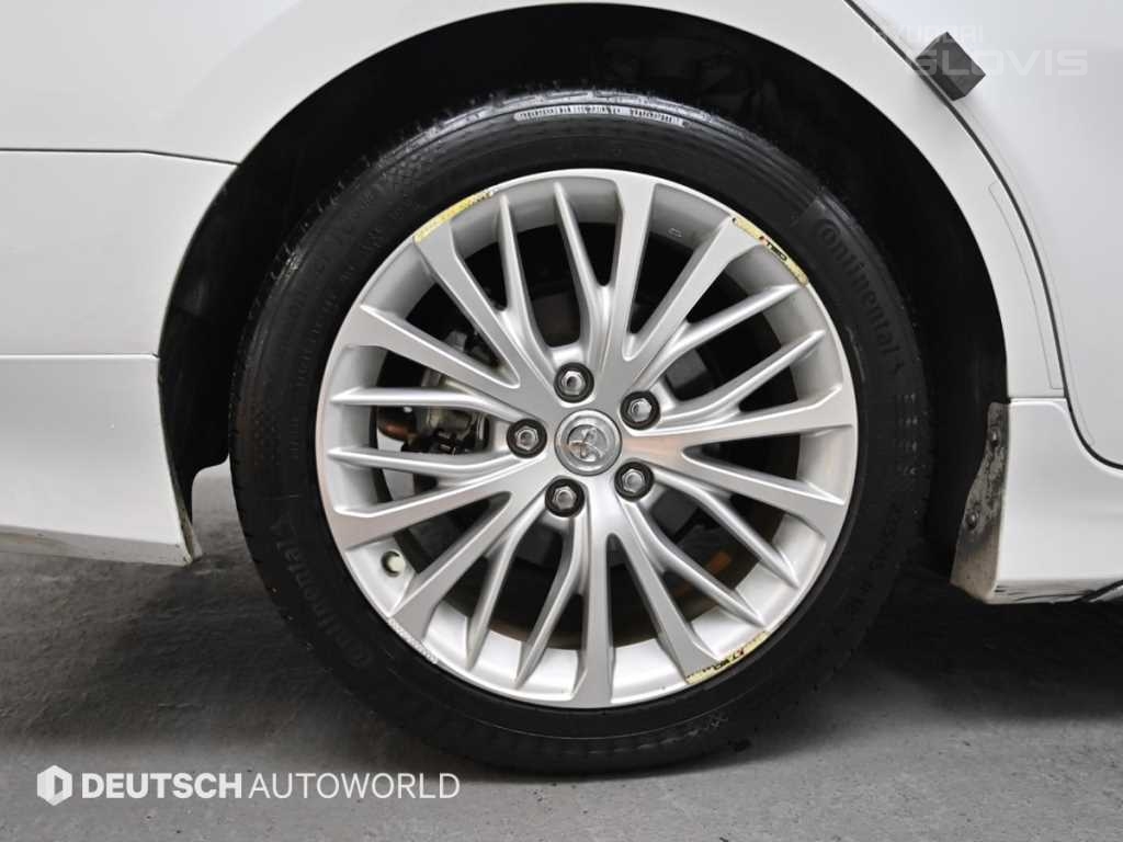 TOYOTA Camry (10th Generation) 2.5 Hybrid