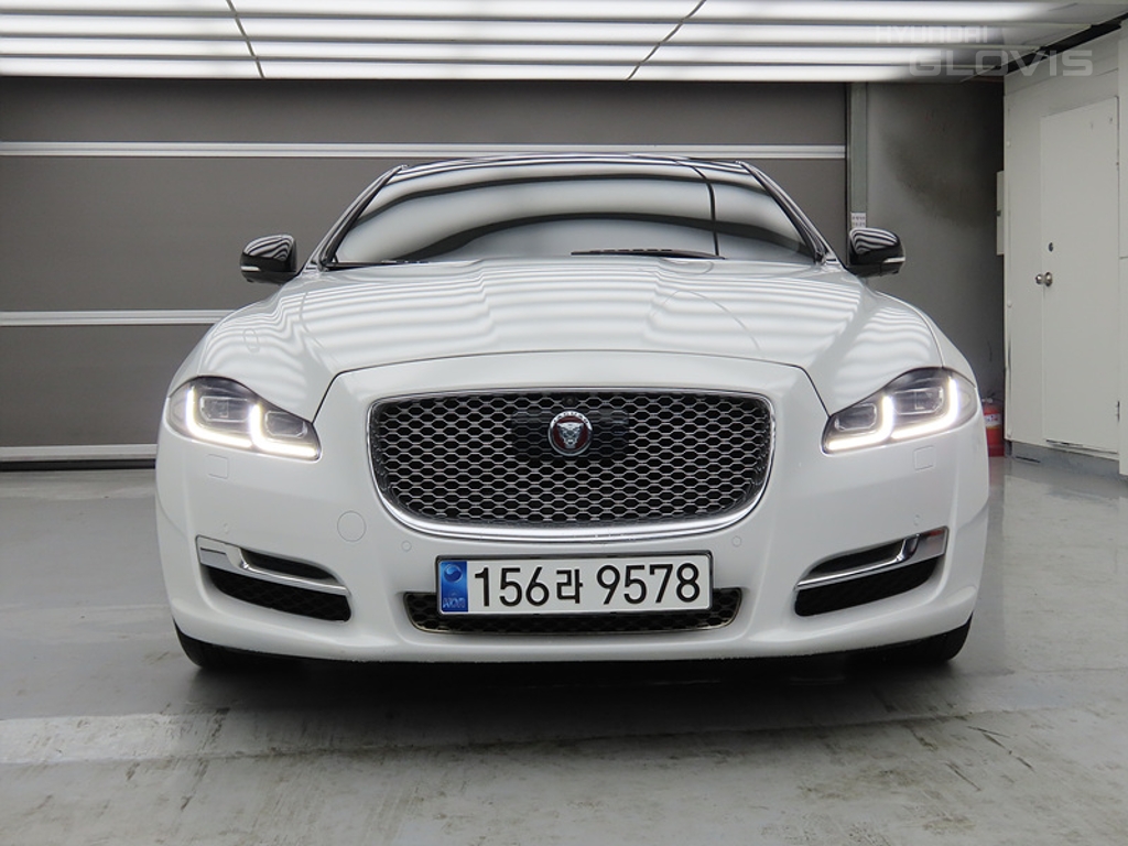 JAGUAR XJ (8th Generation) 3.0D LWB