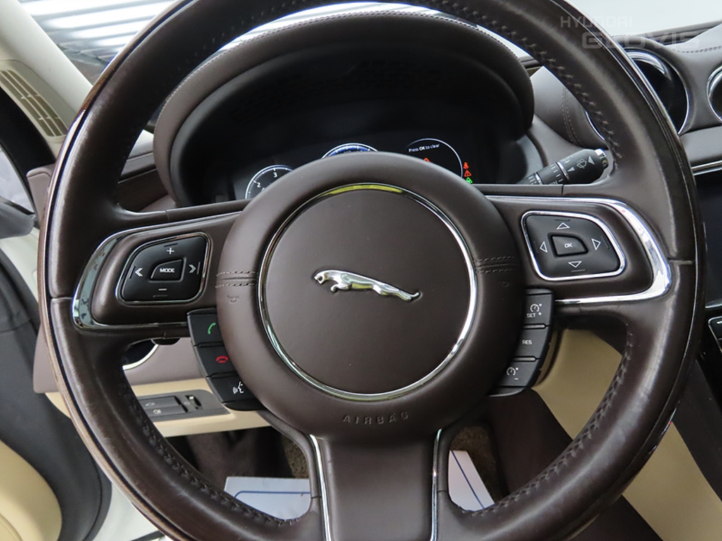 JAGUAR XJ (8th Generation) 3.0D LWB