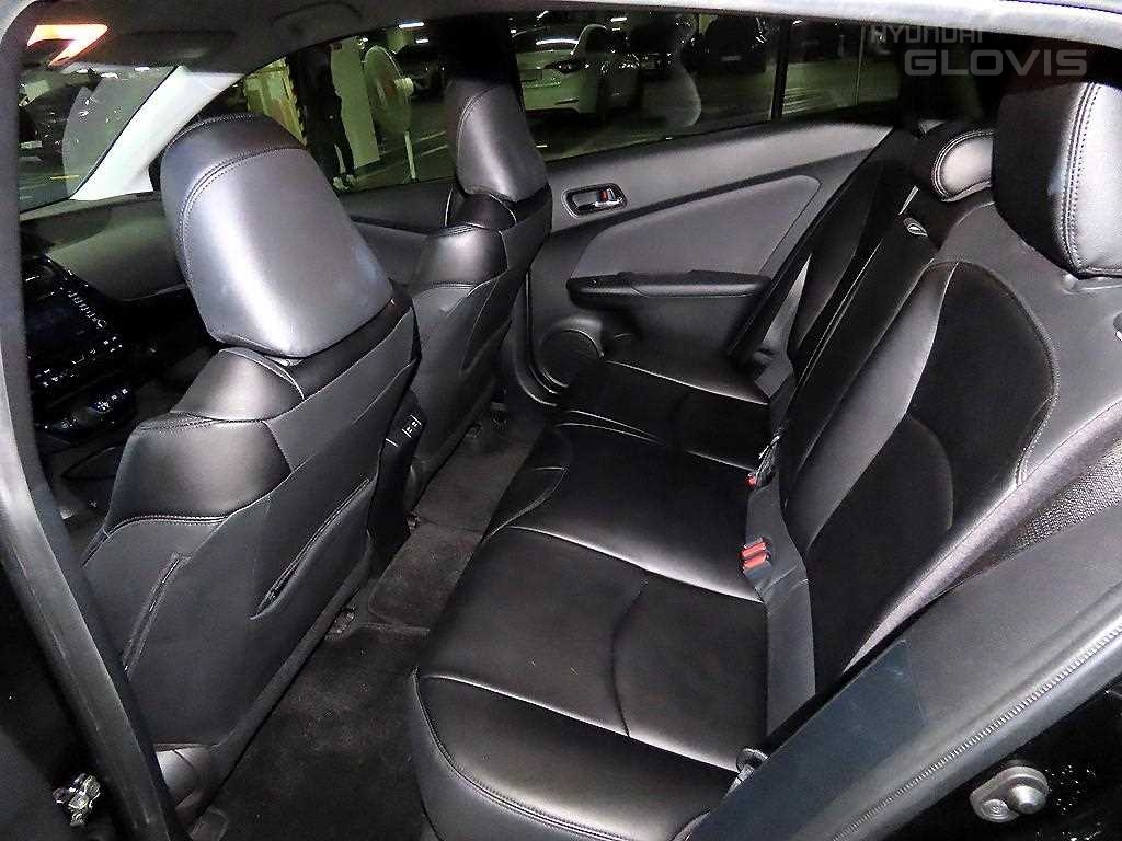 TOYOTA Prius (4th Generation) 1.8