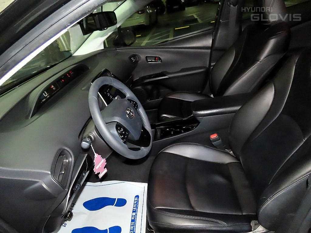 TOYOTA Prius (4th Generation) 1.8