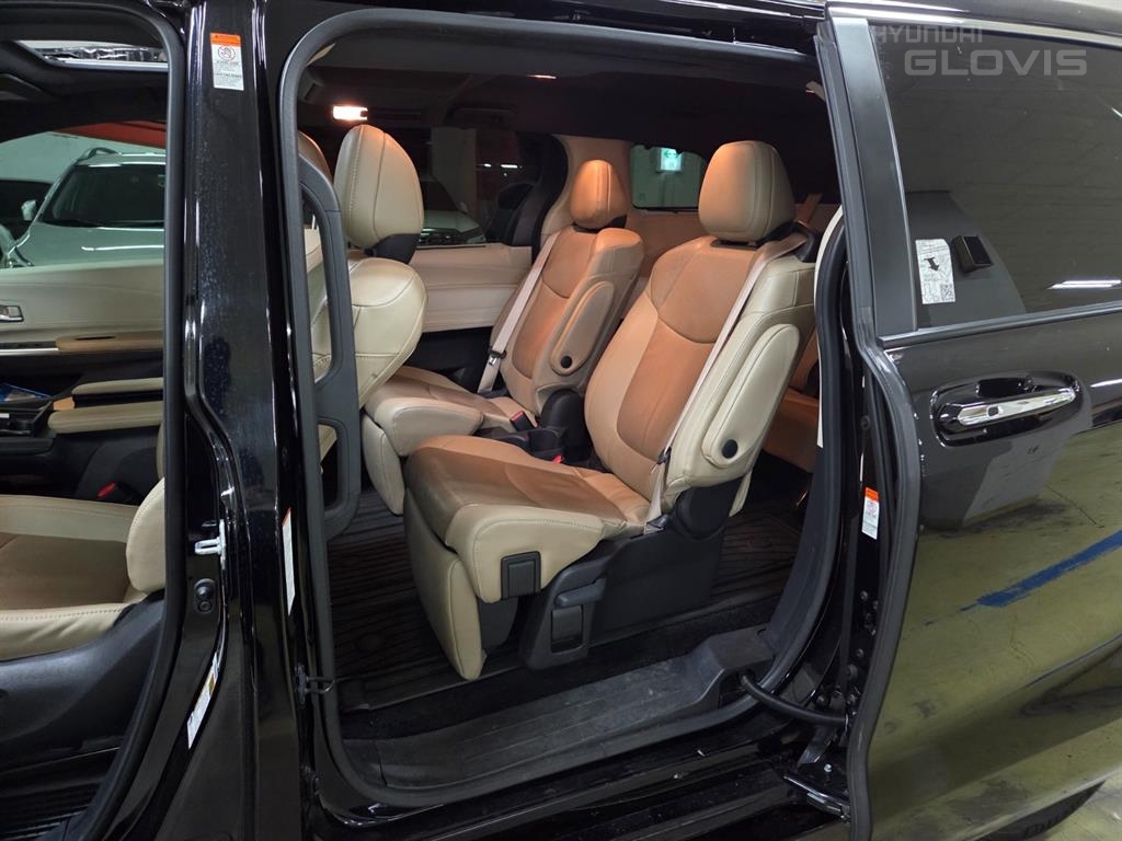 TOYOTA Sienna (4th Generation) 2.5 2WD Hybrid