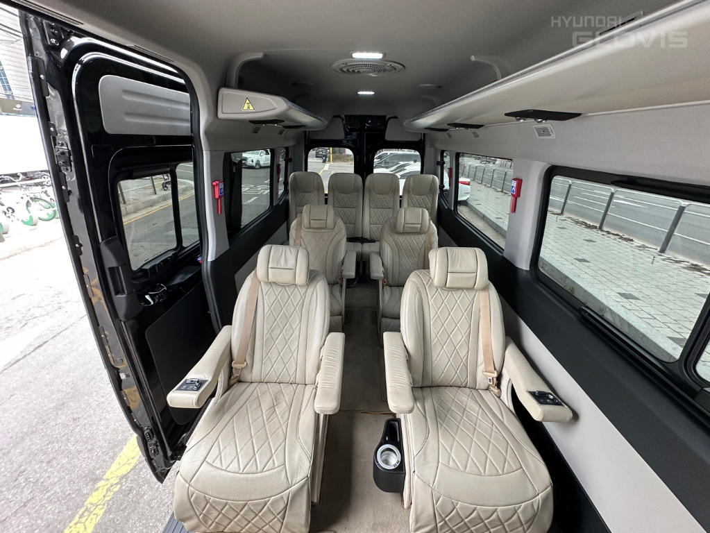HYUNDAI Solati 15-Seater