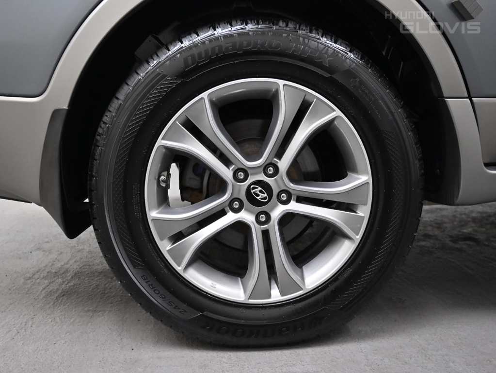 HYUNDAI Veracruz Diesel 2WD