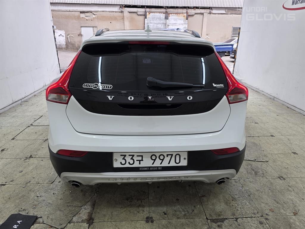 VOLVO V40 Cross Country D4