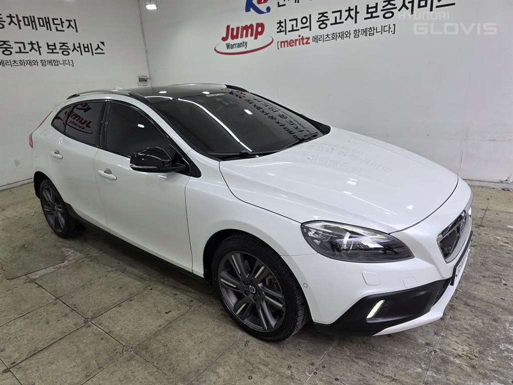 VOLVO V40 Cross Country D4