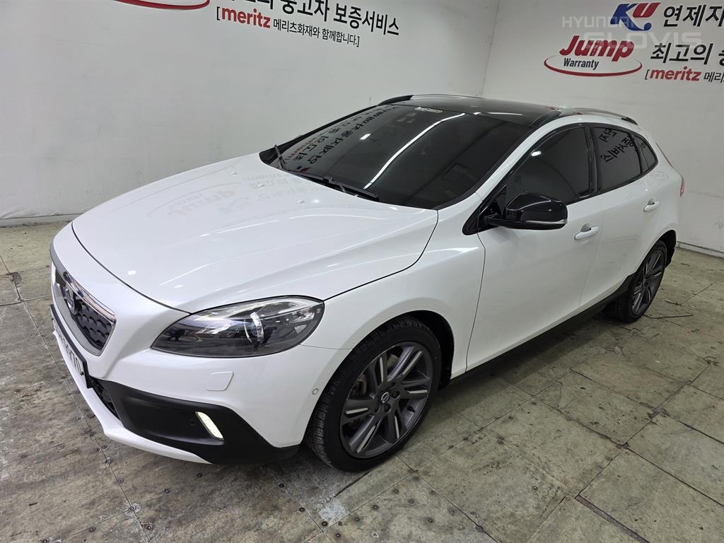 VOLVO V40 Cross Country D4