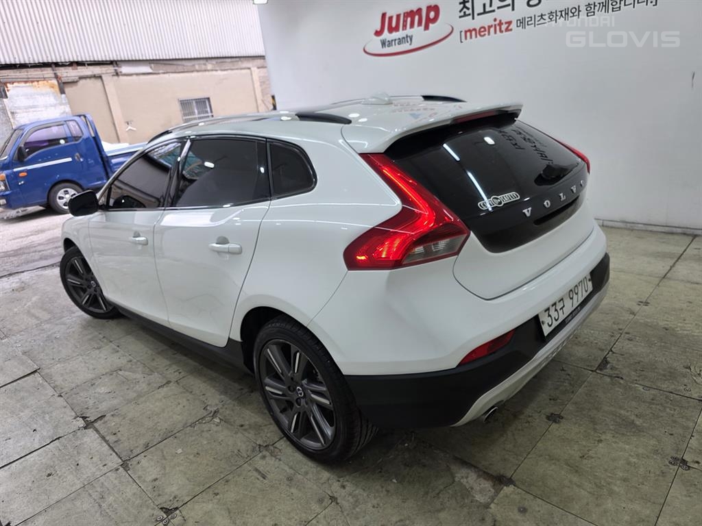 VOLVO V40 Cross Country D4