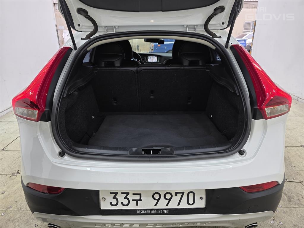 VOLVO V40 Cross Country D4