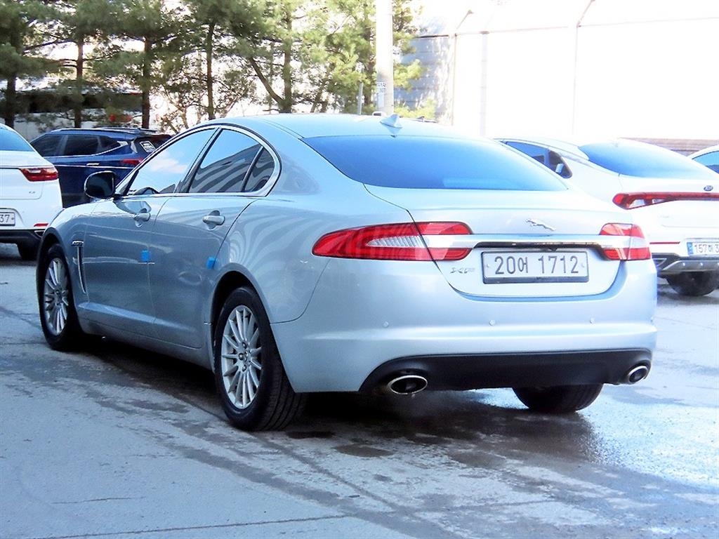JAGUAR XF 2.0