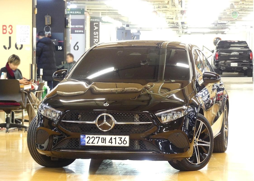 BENZ A-Class (4th Generation) A220 Sedan
