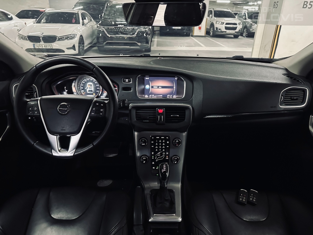 VOLVO V40 Cross Country D3