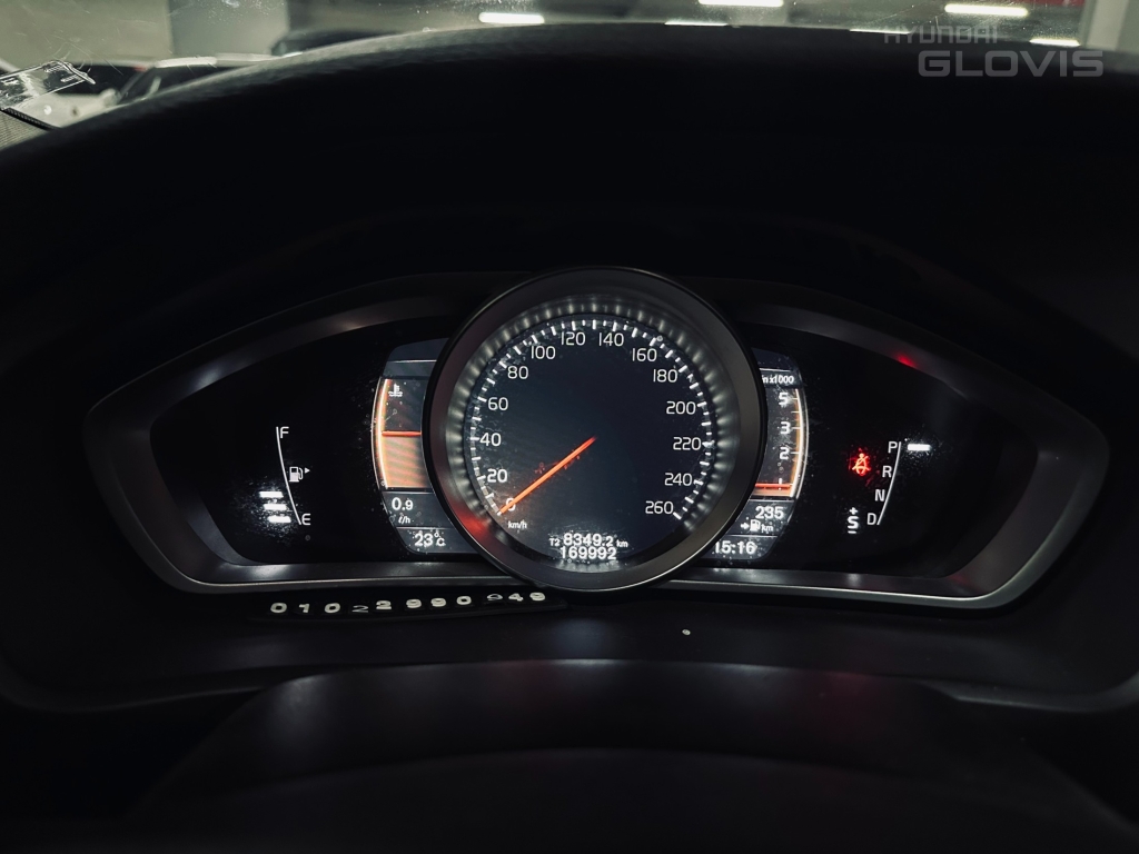 VOLVO V40 Cross Country D3