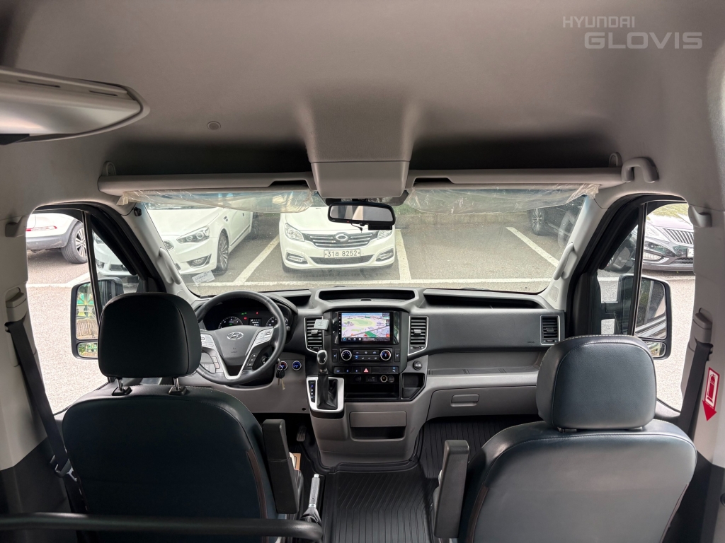 HYUNDAI Solati 15-Seater