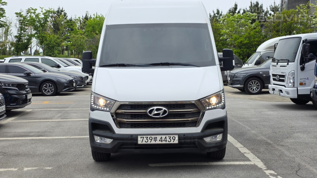 HYUNDAI Solati 15-Seater