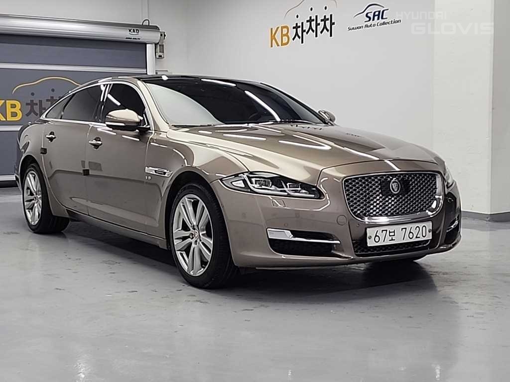 JAGUAR XJ (8th Generation) 3.0 SC LWB AWD