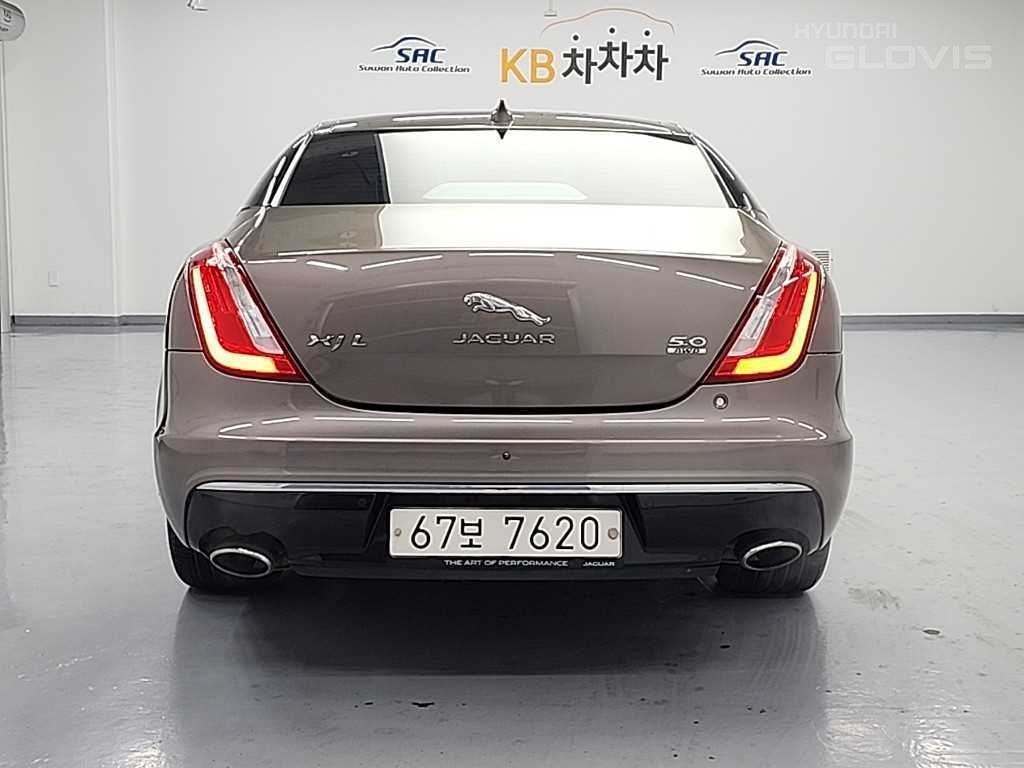 JAGUAR XJ (8th Generation) 3.0 SC LWB AWD