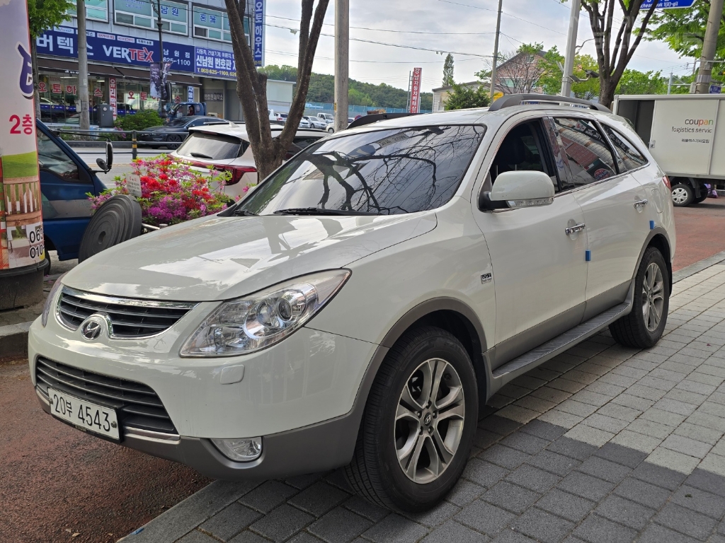 HYUNDAI Veracruz Diesel 2WD
