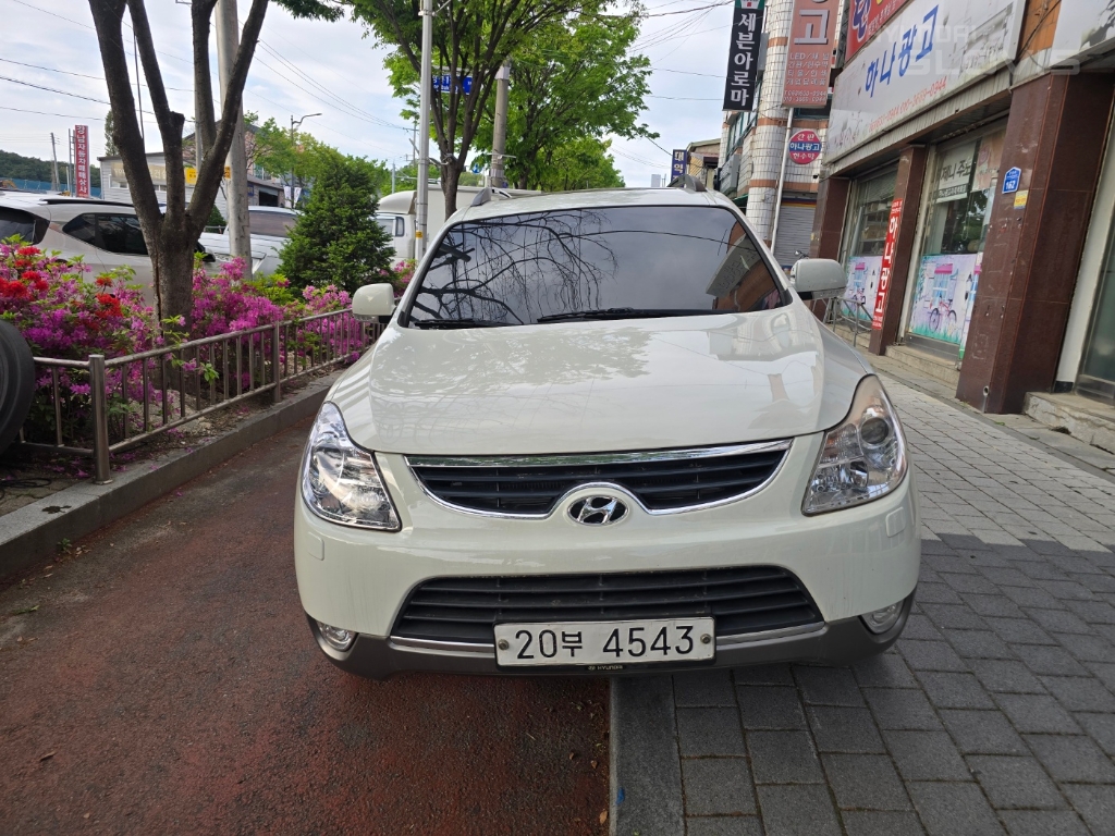 HYUNDAI Veracruz Diesel 2WD