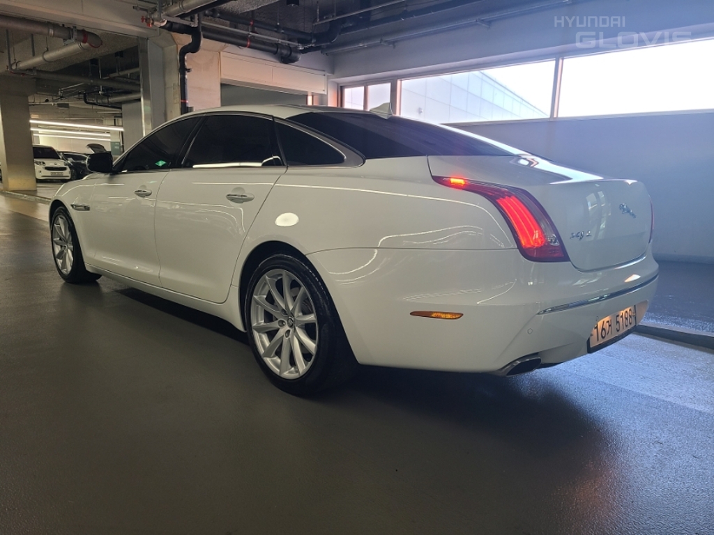 JAGUAR XJ (8th Generation) 3.0D LWB
