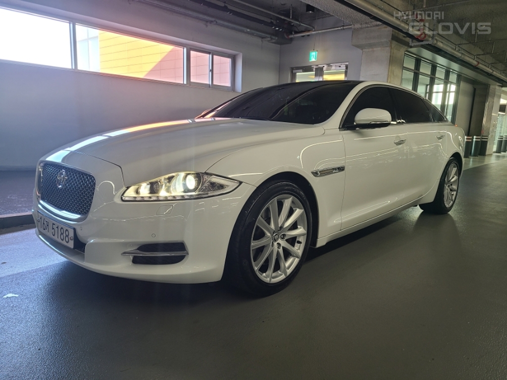 JAGUAR XJ (8th Generation) 3.0D LWB