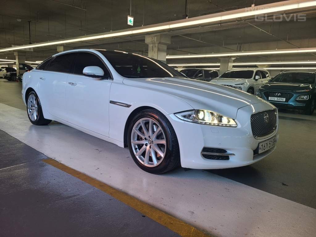 JAGUAR XJ (8th Generation) 3.0D LWB