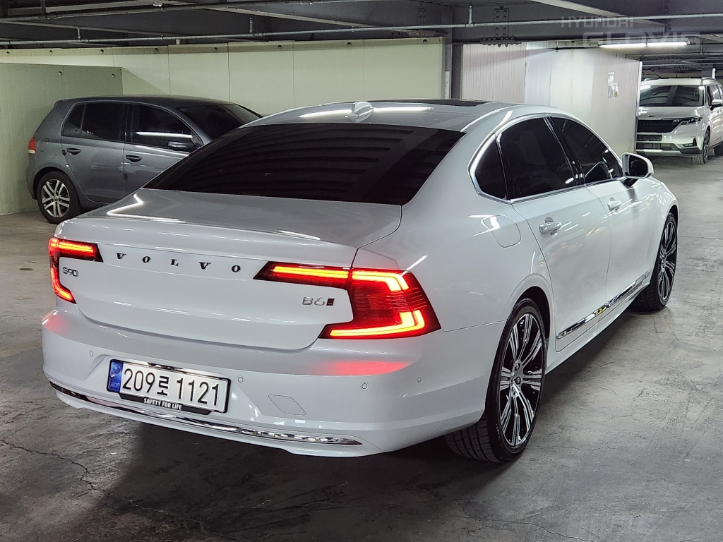 VOLVO The New S90 B6 AWD