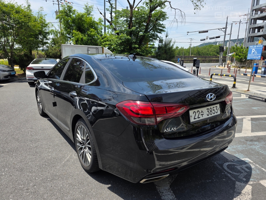 HYUNDAI Aslan G300