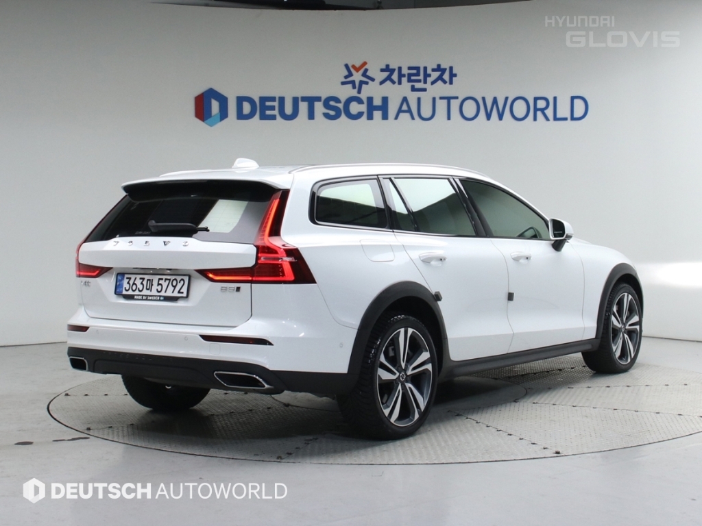 VOLVO V60 Cross Country (2nd Generation) 2.0 B5 AWD