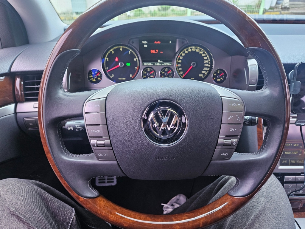 VOLKSWAGEN Phaeton V8 4.2 LWB