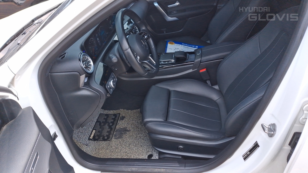 BENZ A-Class (4th Generation) A220