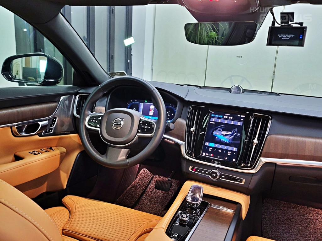 VOLVO The New S90 B6 AWD