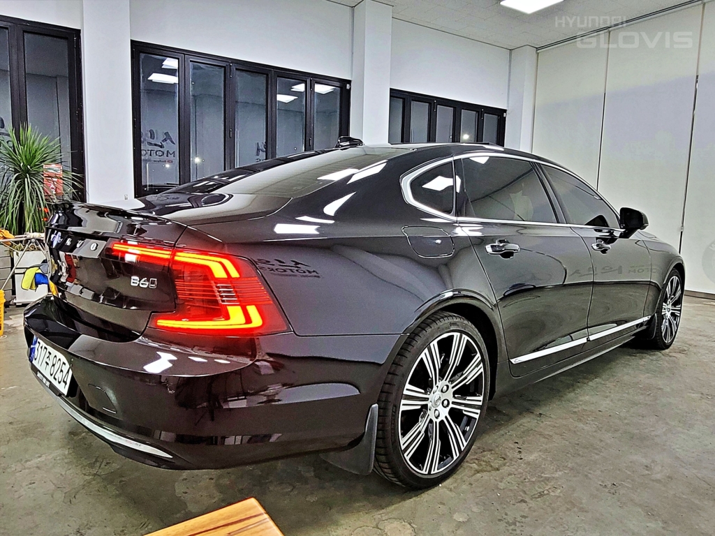 VOLVO The New S90 B6 AWD