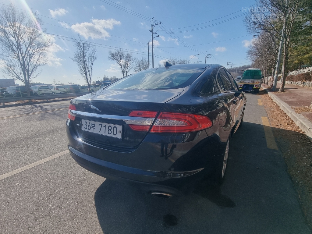 JAGUAR XF 2.2D