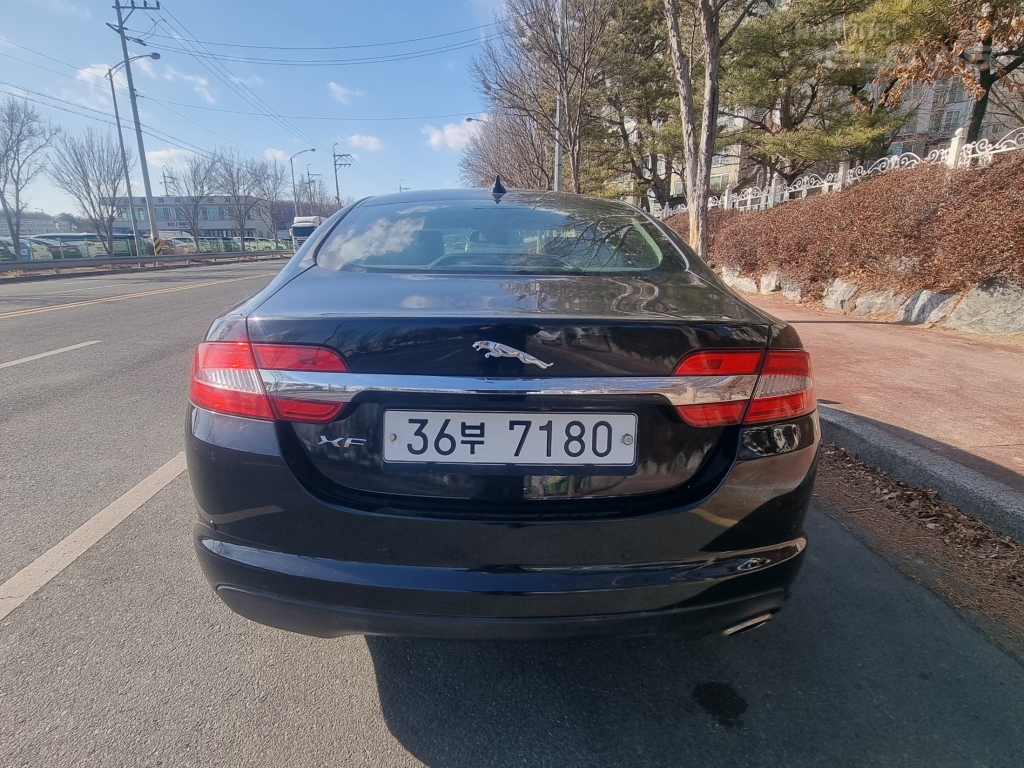 JAGUAR XF 2.2D
