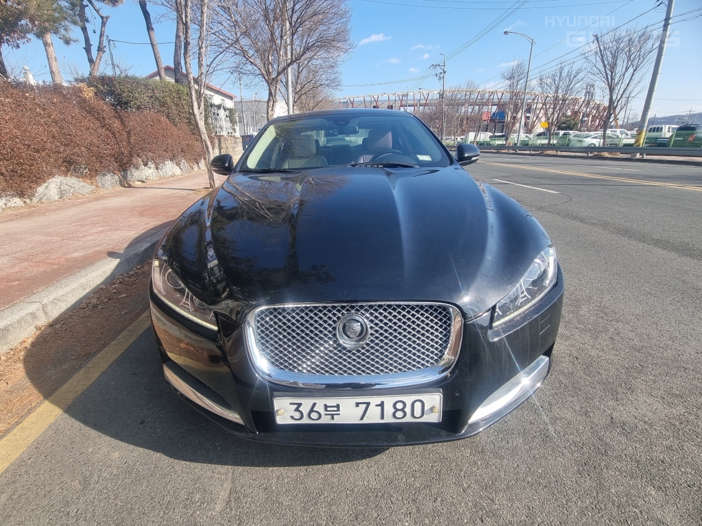JAGUAR XF 2.2D
