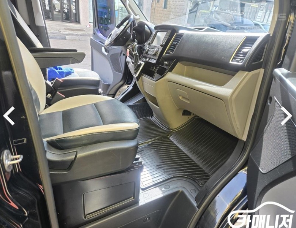 HYUNDAI Solati 15-Seater