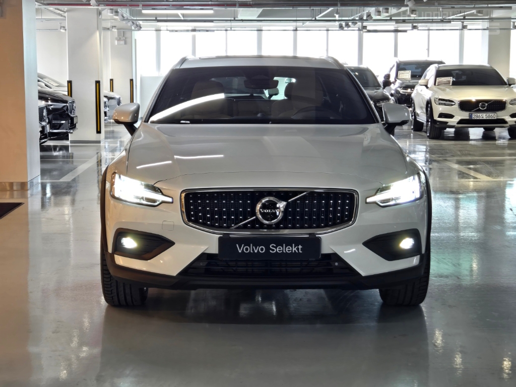 VOLVO V60 Cross Country (2nd Generation) 2.0 B5 AWD
