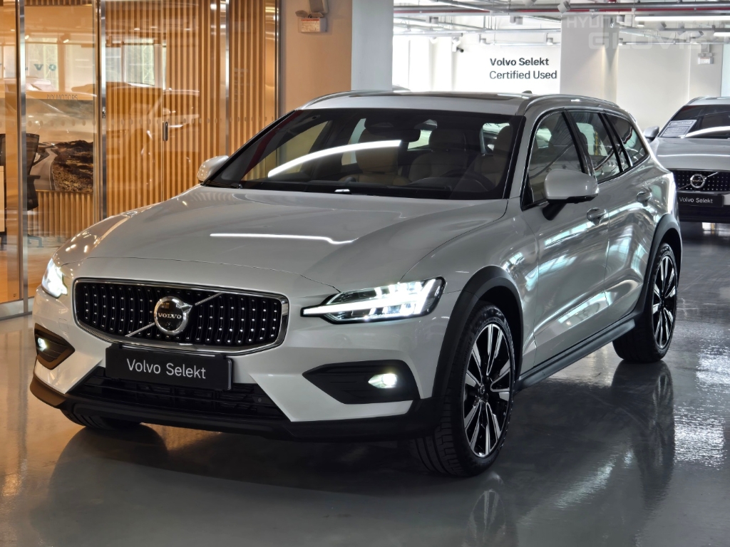 VOLVO V60 Cross Country (2nd Generation) 2.0 B5 AWD