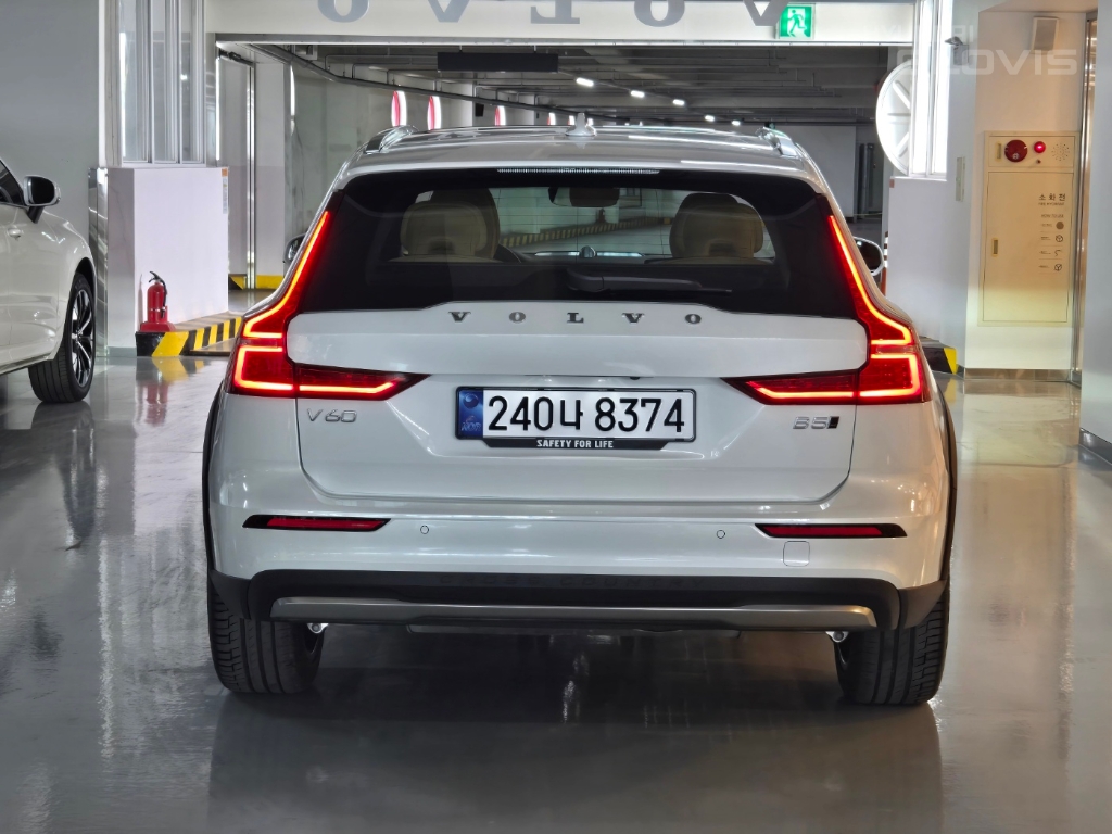 VOLVO V60 Cross Country (2nd Generation) 2.0 B5 AWD