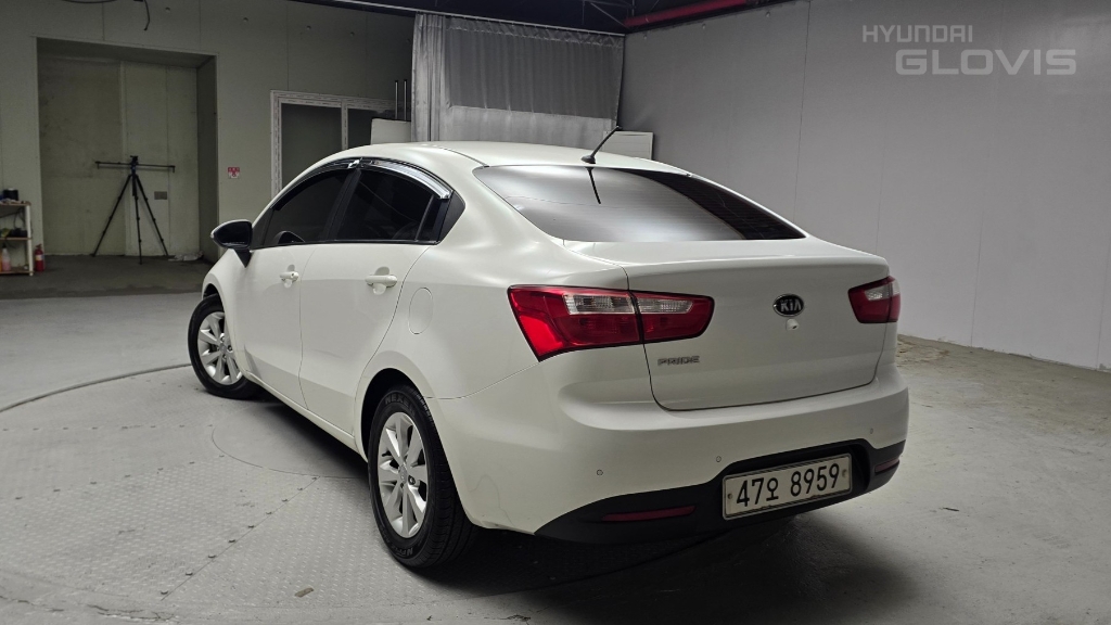 KIA All New Pride 4Door 1.4 MPI
