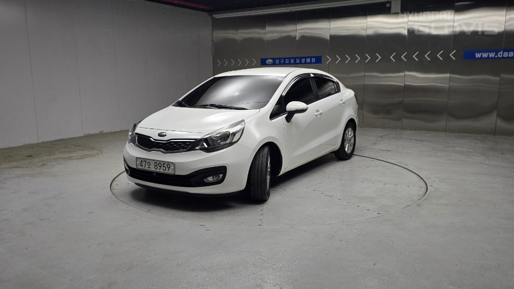 KIA All New Pride 4Door 1.4 MPI