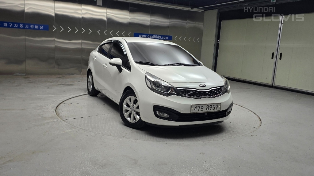 KIA All New Pride 4Door 1.4 MPI